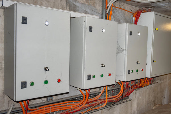 How Eaton Bus Plugs Ensure Safe And Efficient Power Distribution
